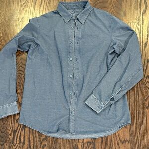 Lululemon Men's Denim Blue Stretch Slim Fit Casual Button Down Shirt Size Medium